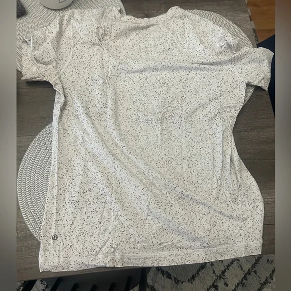 Lululemon speckled v neck t shirt - Picture 3 of 4